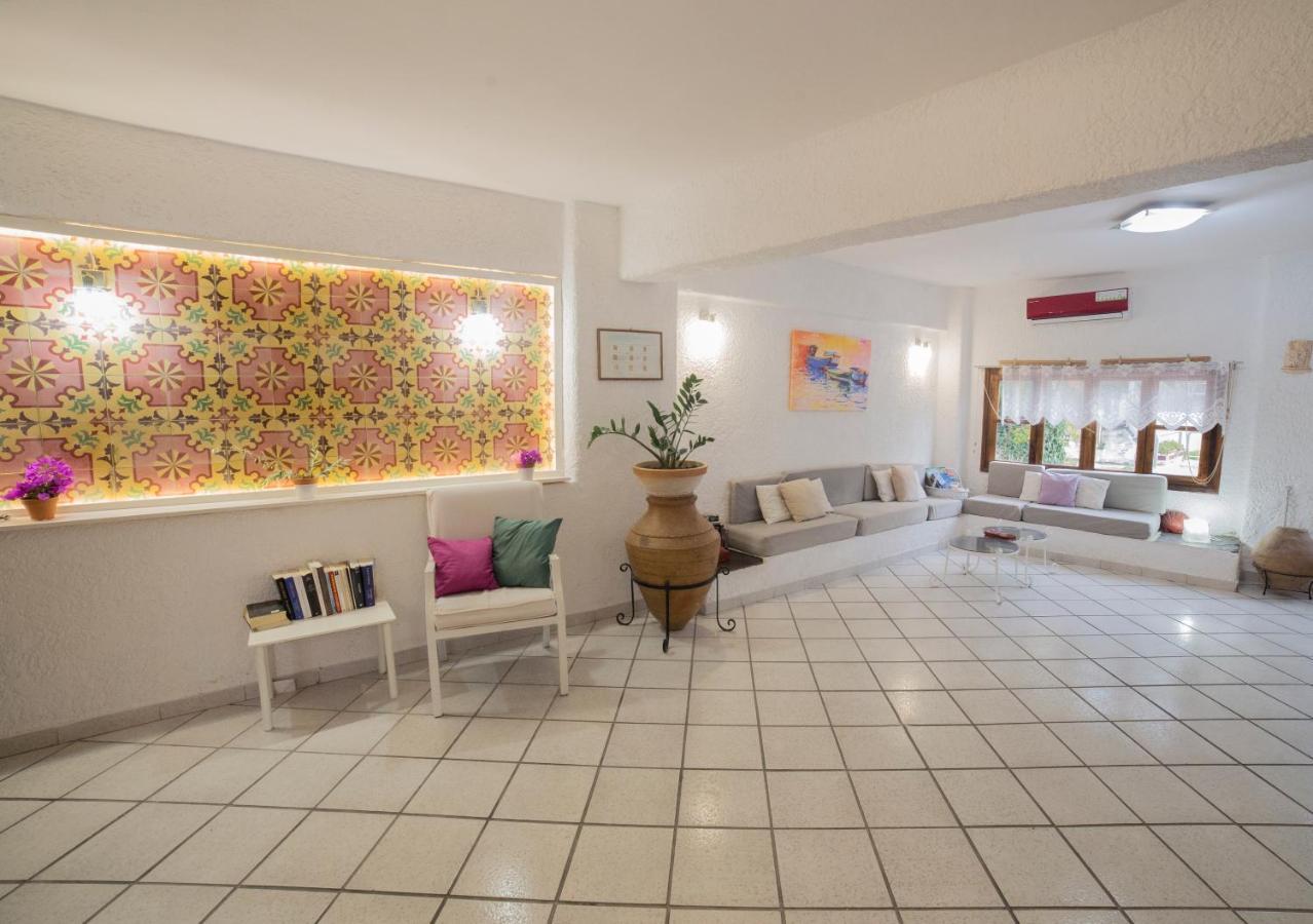 Oinoi Hotel Ágios Kírykos